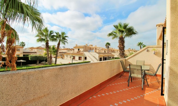 Sale - Town house -
Villamartín - PAU 8