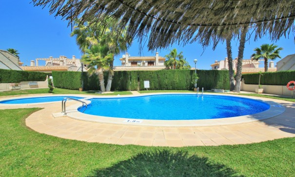 Sale - Town house -
Villamartín - PAU 8