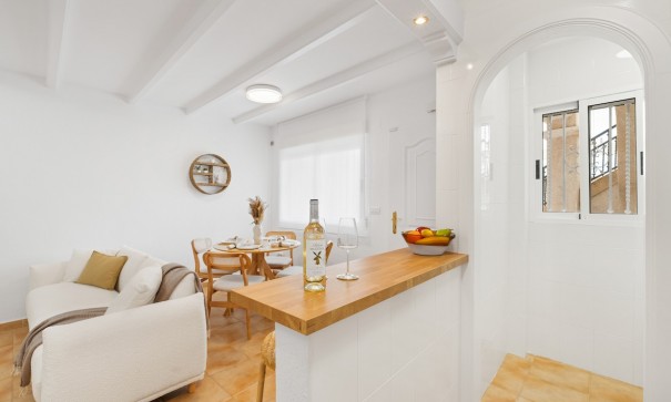 Sale - Town house -
Villamartín - Monte Golf