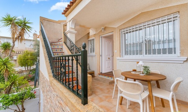 Sale - Town house -
Villamartín - Monte Golf