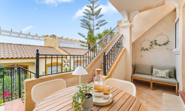 Sale - Town house -
Villamartín - Monte Golf