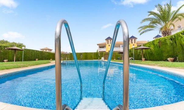 Sale - Town house -
Villamartín - Monte Golf