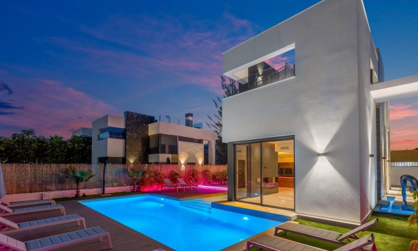 Sale - Detached Villa -
Torrevieja - Torreta florida