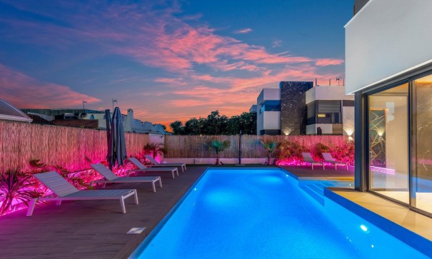 Sale - Detached Villa -
Torrevieja - Torreta florida