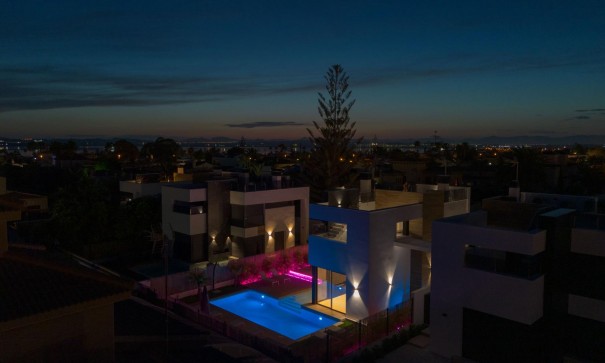 Sale - Detached Villa -
Torrevieja - Torreta florida