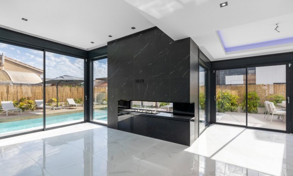 Sale - Detached Villa -
Torrevieja - Torreta florida