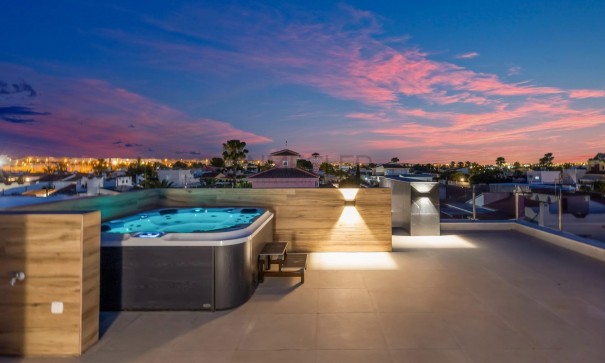Sale - Detached Villa -
Torrevieja - Torreta florida