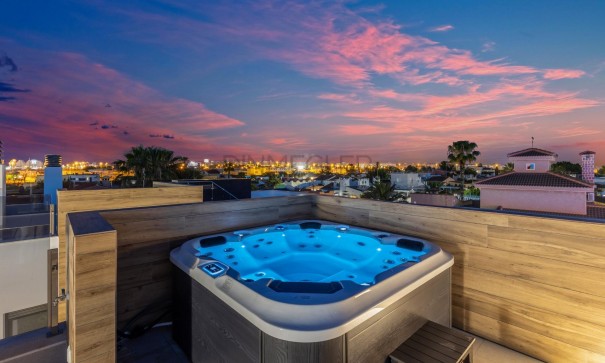 Sale - Detached Villa -
Torrevieja - Torreta florida