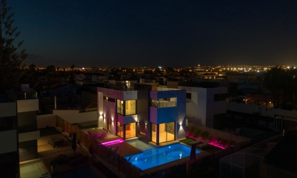 Sale - Detached Villa -
Torrevieja - Torreta florida