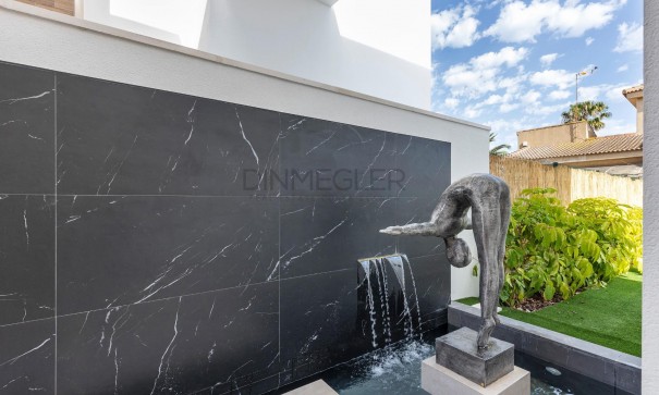 Sale - Detached Villa -
Torrevieja - Torreta florida