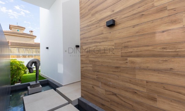 Sale - Detached Villa -
Torrevieja - Torreta florida