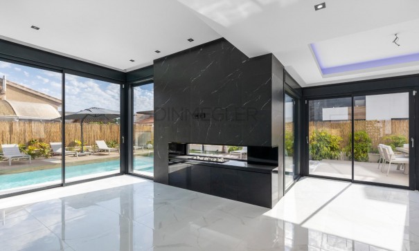 Sale - Detached Villa -
Torrevieja - Torreta florida