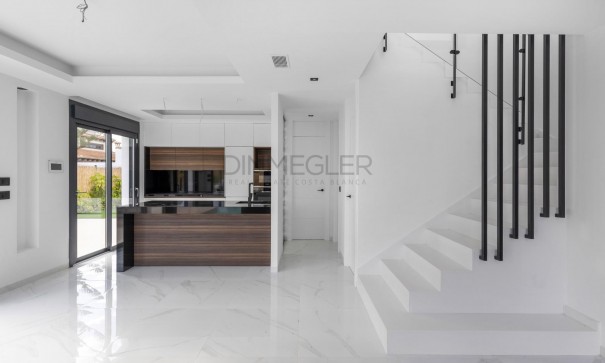 Sale - Detached Villa -
Torrevieja - Torreta florida