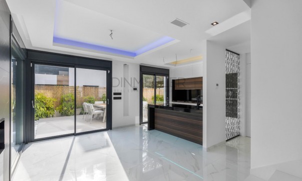 Sale - Detached Villa -
Torrevieja - Torreta florida