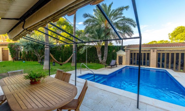 Sale - Detached Villa -
Torrevieja - Los balcones