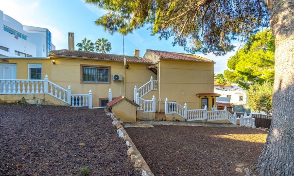 Sale - Detached Villa -
Torrevieja - Los balcones