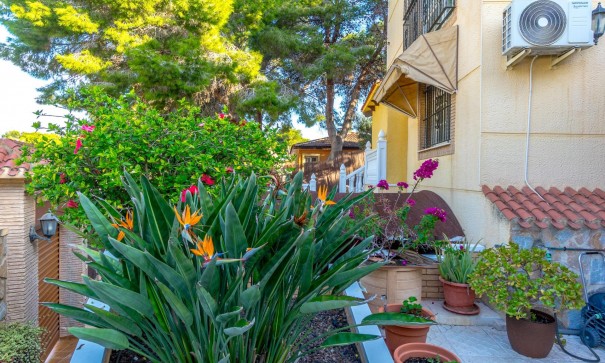 Sale - Detached Villa -
Torrevieja - Los balcones