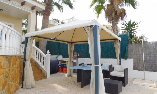 Herverkoop - Vrijstaande Villa -
Bigastro