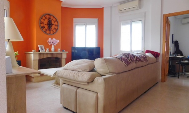 Herverkoop - Vrijstaande Villa -
Bigastro