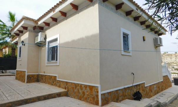 Herverkoop - Vrijstaande Villa -
Bigastro