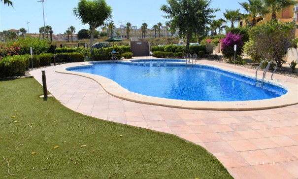 Sale - Town house -
Algorfa - La Finca Golf Resort