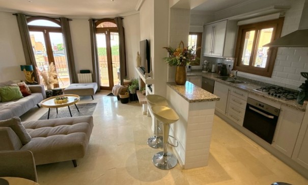 Videresalg - Fritliggende villa -
Algorfa