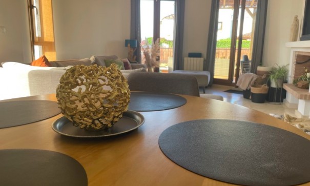 Videresalg - Fritliggende villa -
Algorfa