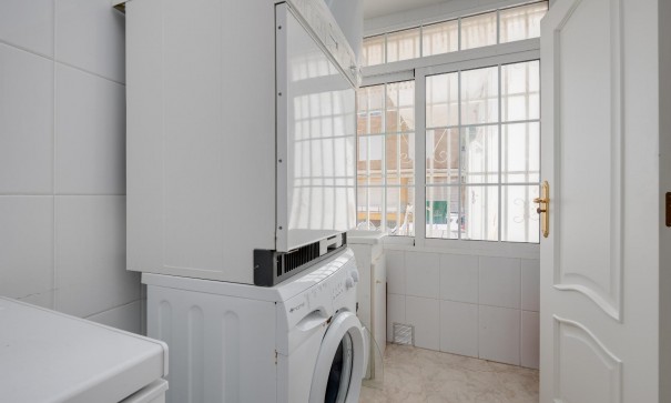 Sale - Apartment Flat -
Torrevieja - Playa del Acequión