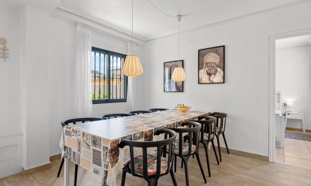 Resale - Freistehende Villa -
Algorfa