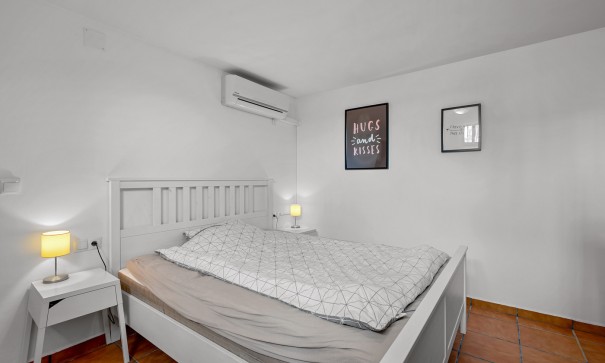 Resale - Freistehende Villa -
Algorfa