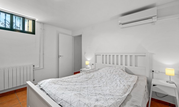 Resale - Freistehende Villa -
Algorfa