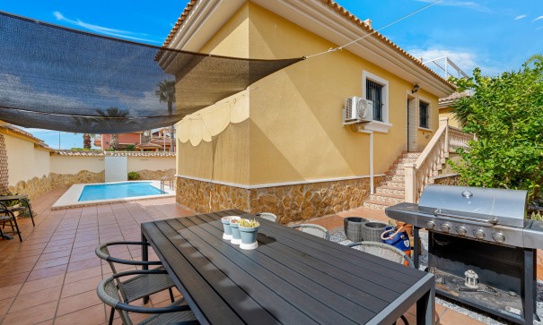 Resale - Freistehende Villa -
Algorfa