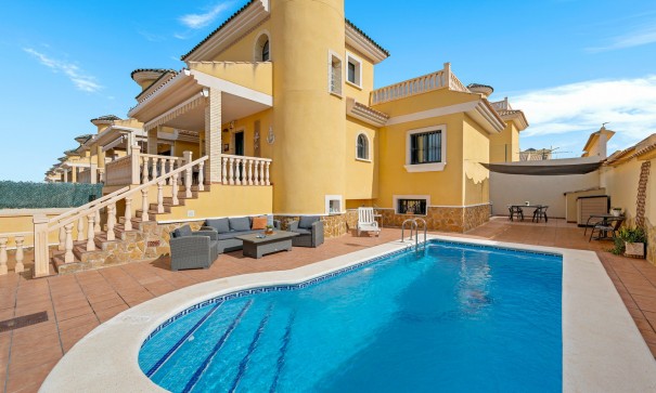 Resale - Freistehende Villa -
Algorfa