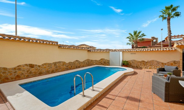 Resale - Freistehende Villa -
Algorfa
