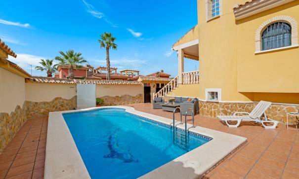 Resale - Freistehende Villa -
Algorfa