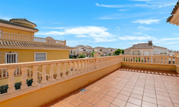 Resale - Freistehende Villa -
Algorfa