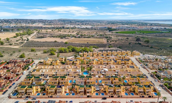 Resale - Freistehende Villa -
Algorfa