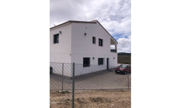 Revente - Villa Individuelle -
Pinoso - Pinoso Alicante