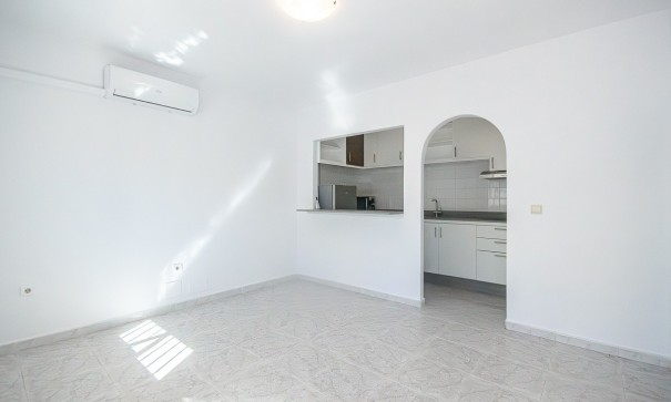 Sprzedaż - Dom miejski -
San Miguel de Salinas