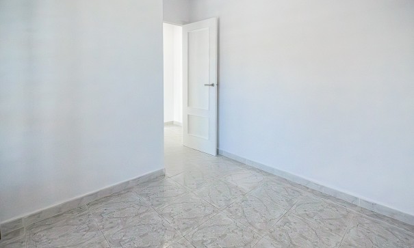 Sprzedaż - Dom miejski -
San Miguel de Salinas