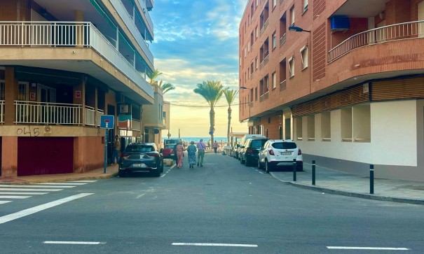 Sale - Apartment Flat -
Torrevieja - Playa del cura