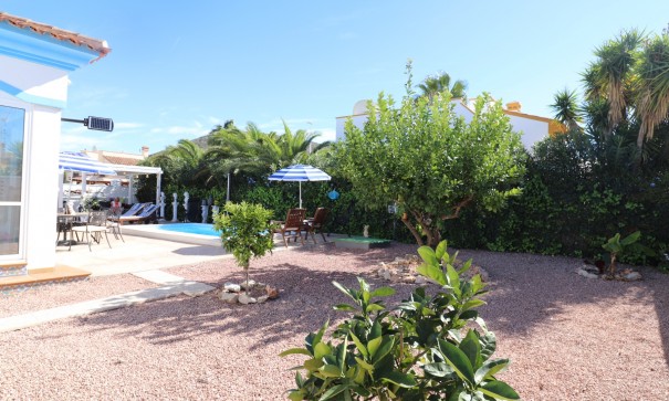 Resale - Freistehende Villa -
Hondón de las Nieves