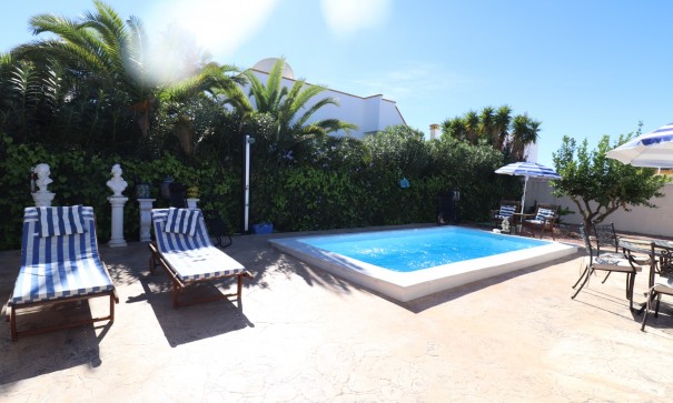 Resale - Freistehende Villa -
Hondón de las Nieves