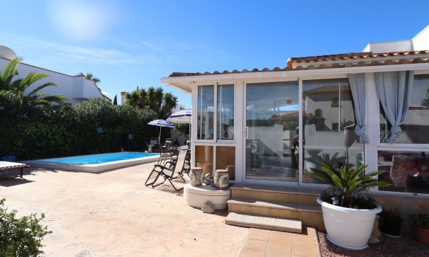 Resale - Freistehende Villa -
Hondón de las Nieves