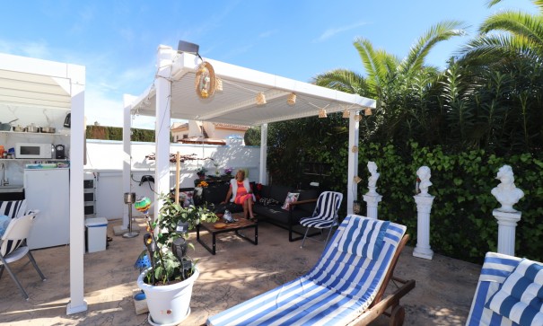 Resale - Freistehende Villa -
Hondón de las Nieves