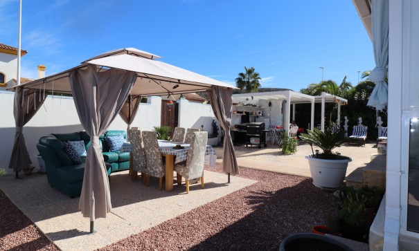 Resale - Freistehende Villa -
Hondón de las Nieves