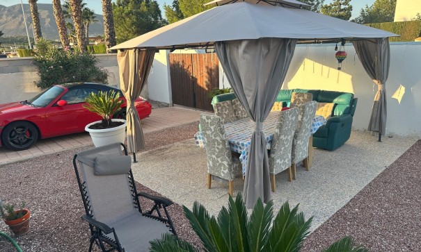 Resale - Freistehende Villa -
Hondón de las Nieves