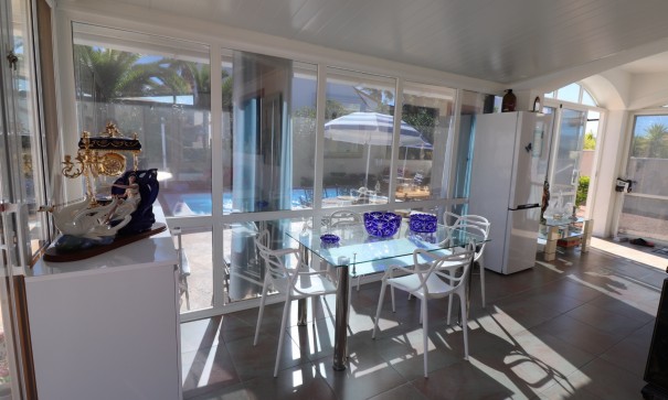 Resale - Freistehende Villa -
Hondón de las Nieves