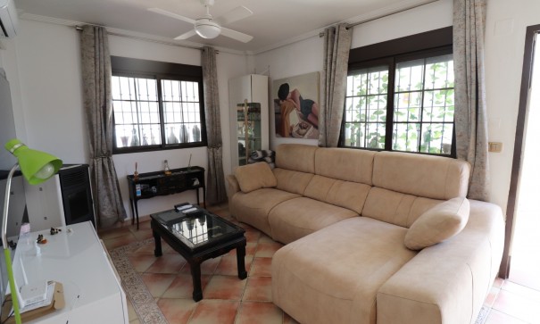 Resale - Freistehende Villa -
Hondón de las Nieves