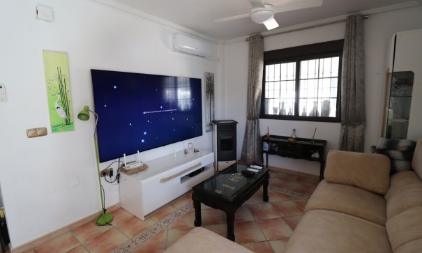 Resale - Freistehende Villa -
Hondón de las Nieves